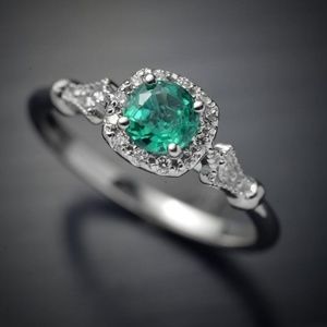 Vintage Sterling Silver Emerald Ring
